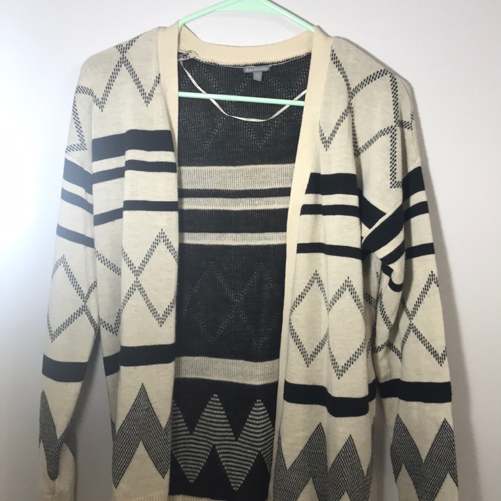 PATTERNED CARDIGAN